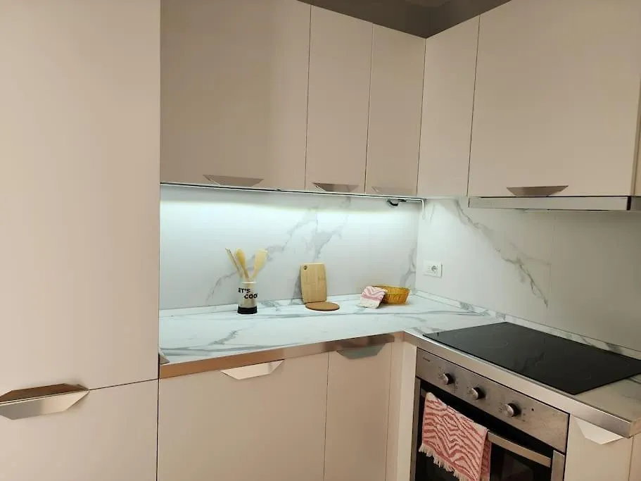 Cozy Midtown Apartment In Tirana